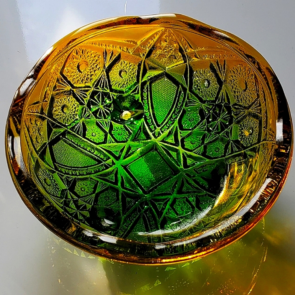 7" Vintage "Toltec" Yellow Green Bowl by MCKEE "WOW"